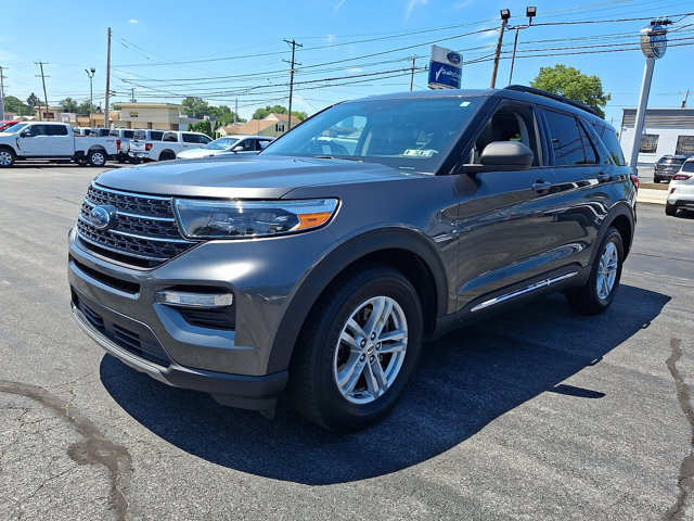 Certified 2020 Ford Explorer XLT w/ Equipment Group 202A AWD/4WD image 3