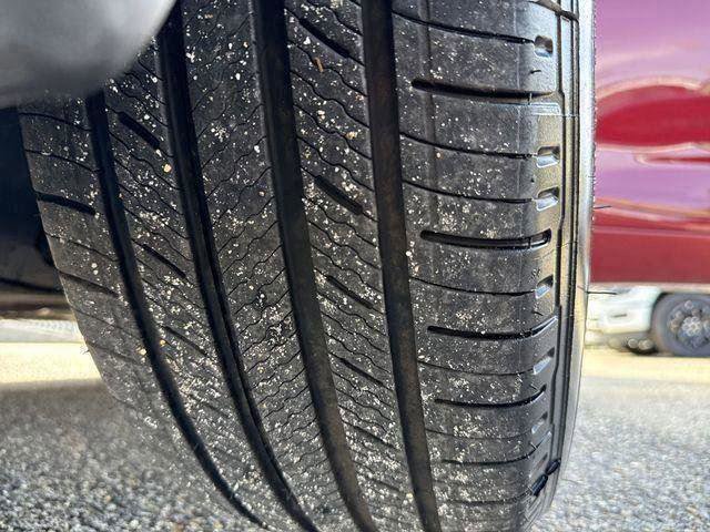 Used 2021 Toyota Highlander XLE image 32