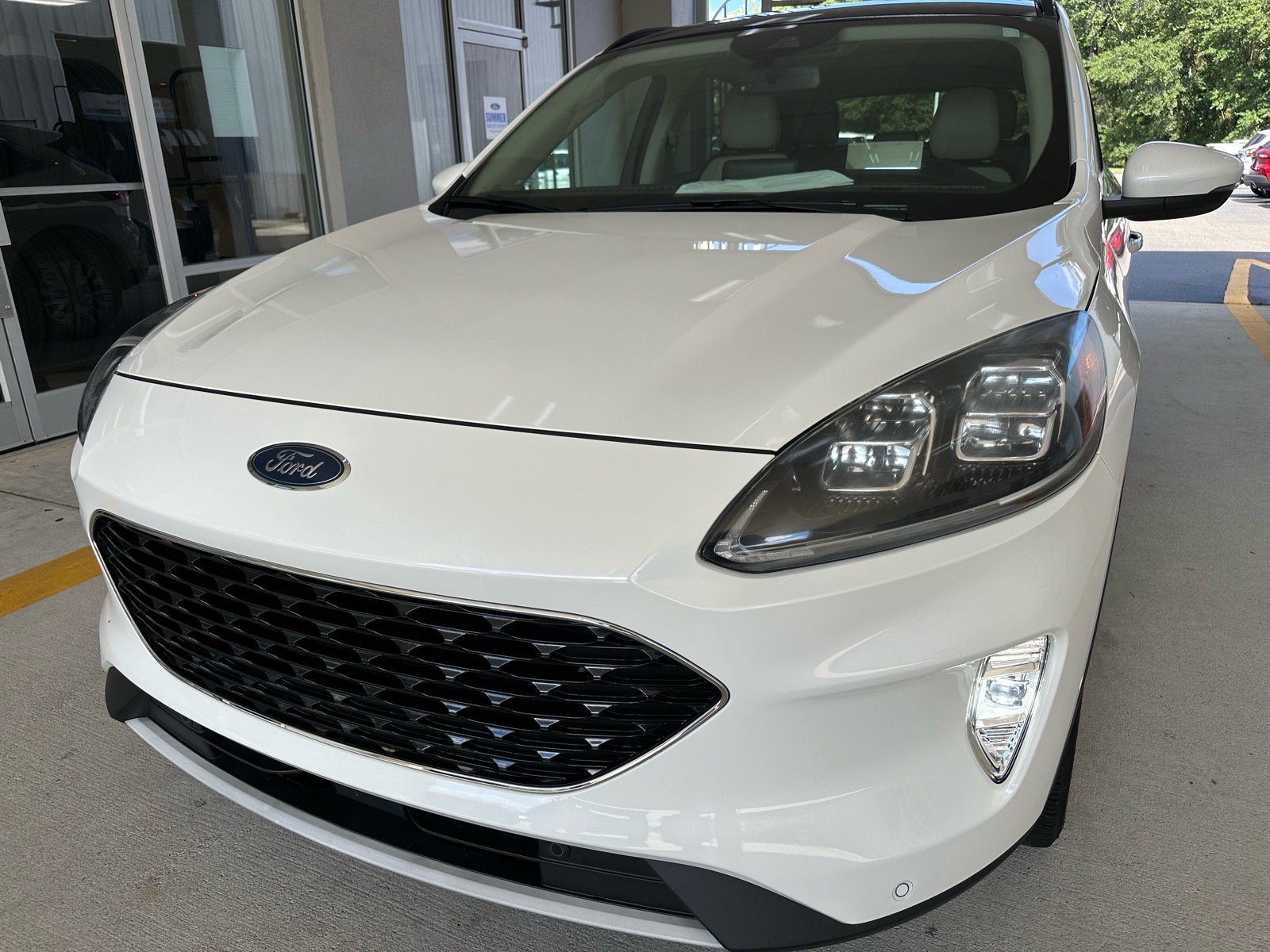 Certified 2020 Ford Escape Titanium AWD/4WD image 2