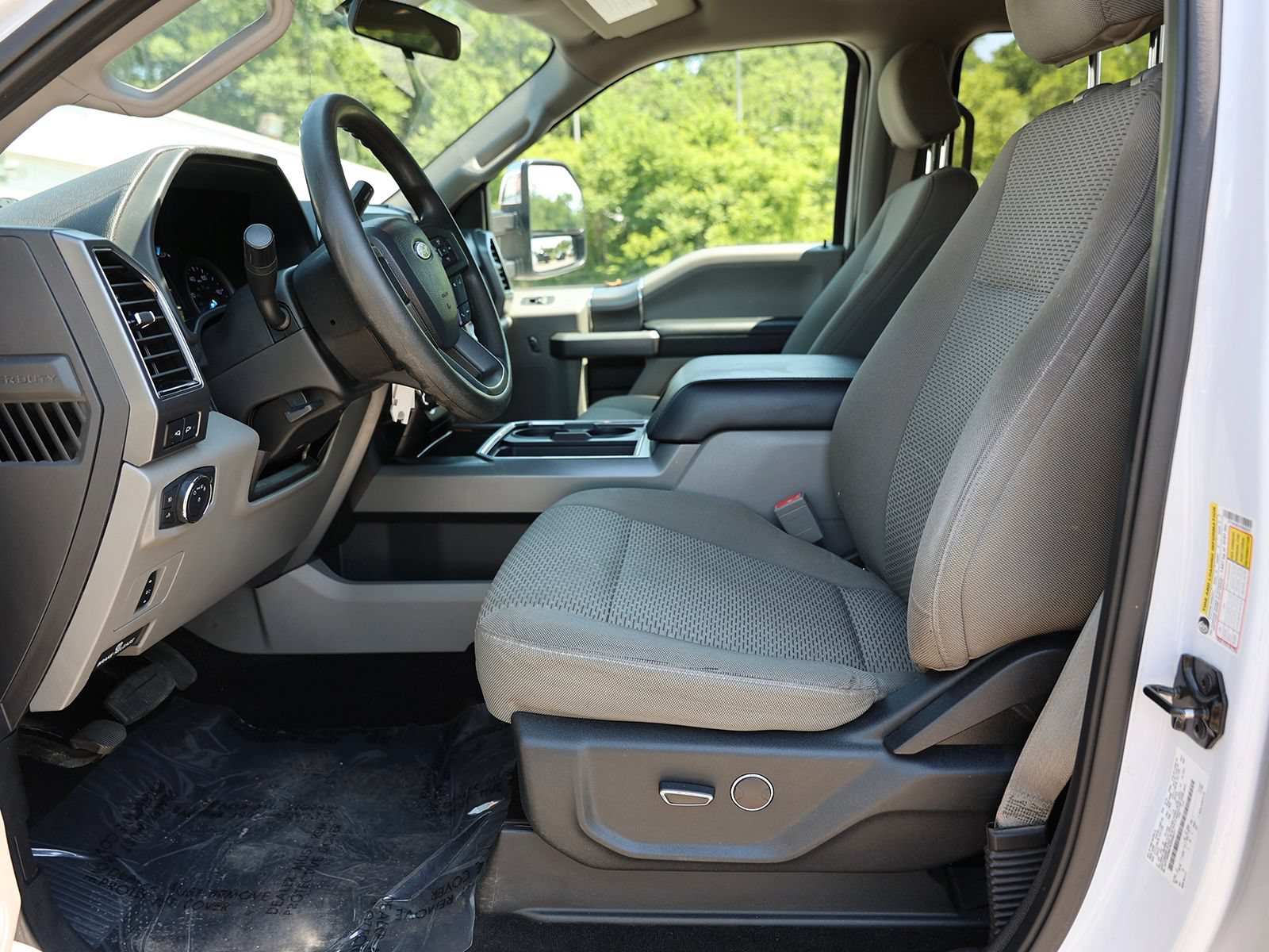 Certified 2019 Ford F250 XLT w/ XLT Premium Package AWD/4WD image 18