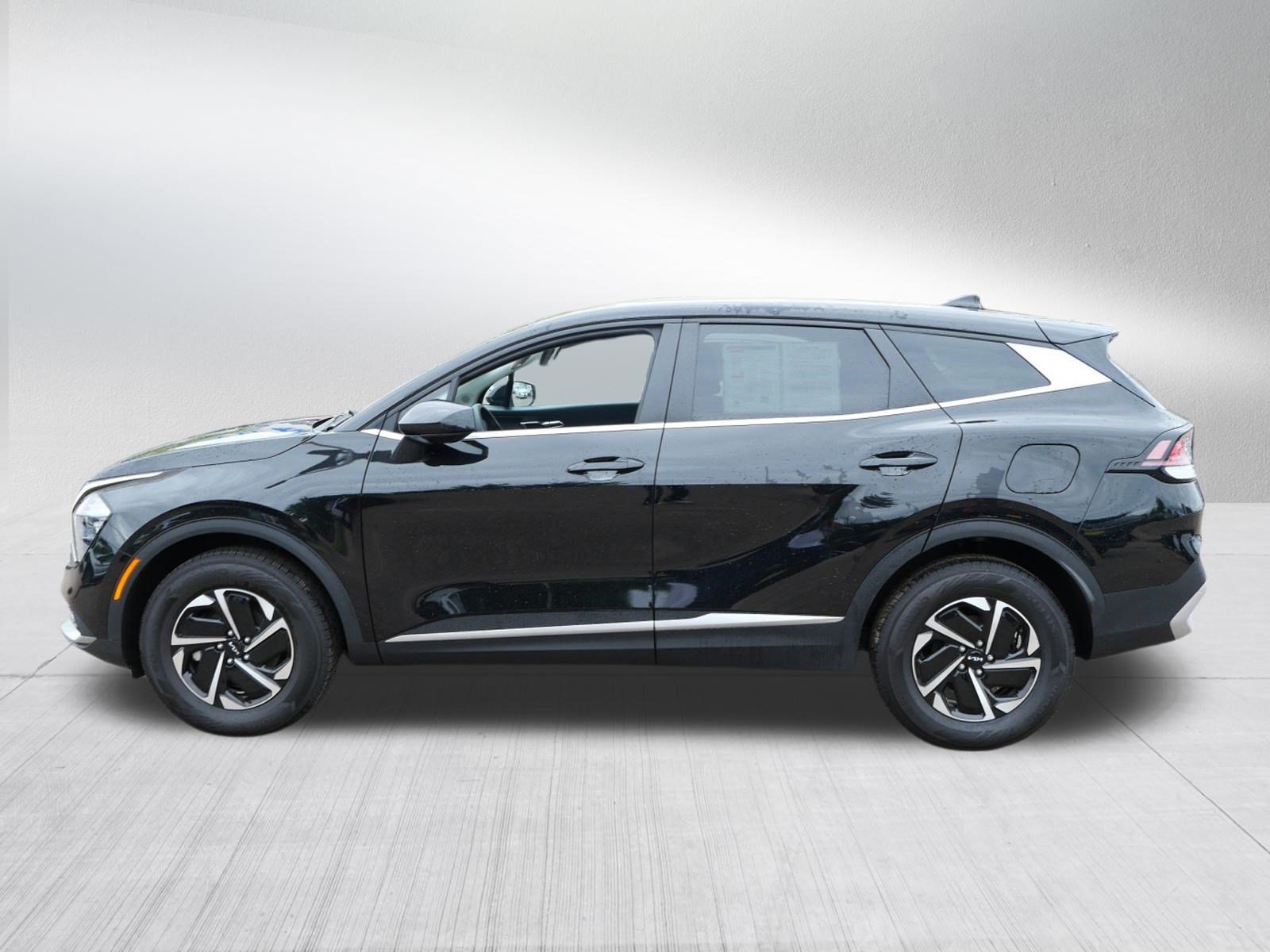 Used 2023 Kia Sportage LX AWD/4WD image 4
