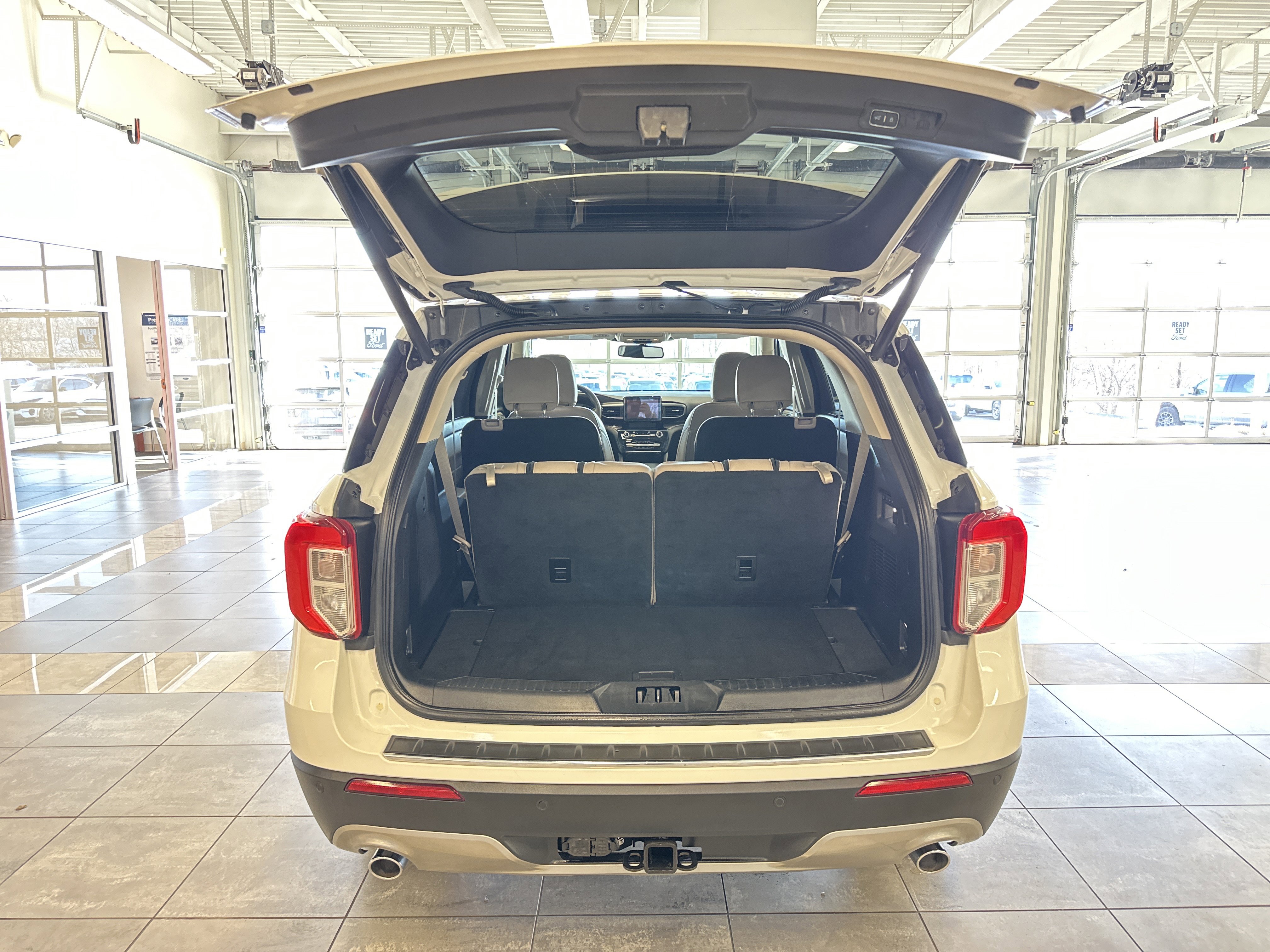 Certified 2023 Ford Explorer Limited w/ Equipment Group 301A image 32