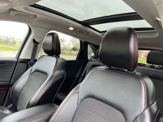 Certified 2022 Ford Escape SEL w/ SEL Stealth AWD Package image 17