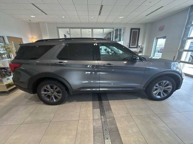 Certified 2022 Ford Explorer XLT w/ Equipment Group 202A image 7