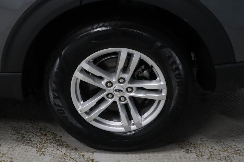 Certified 2023 Ford Explorer XLT w/ Equipment Group 202A image 15