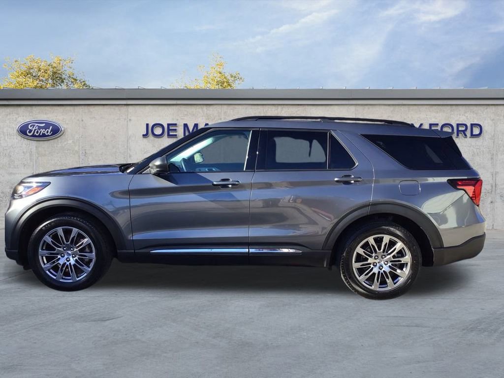 Certified 2025 Ford Explorer Active w/ Active Comfort Package image 2