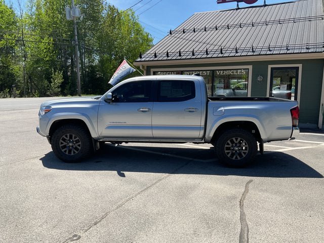 Used 2022 Toyota Tacoma SR5 AWD/4WD image 12