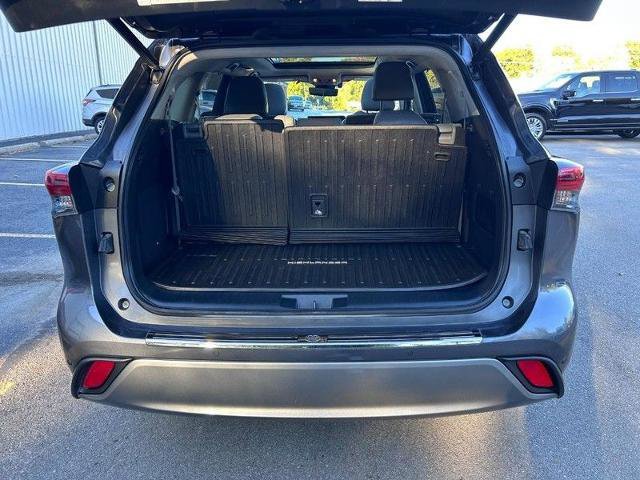 Used 2022 Toyota Highlander Platinum image 7