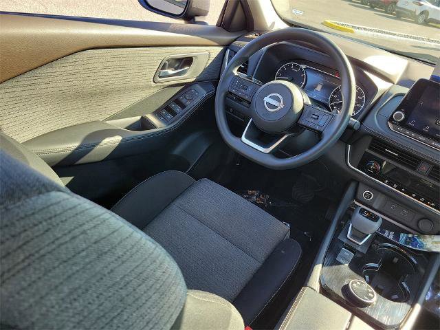 Used 2023 Nissan Rogue SV image 15