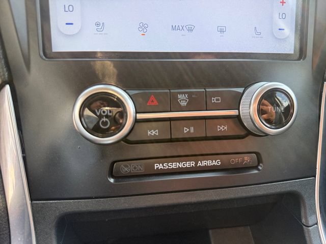 Certified 2024 Ford Edge Titanium AWD/4WD image 26