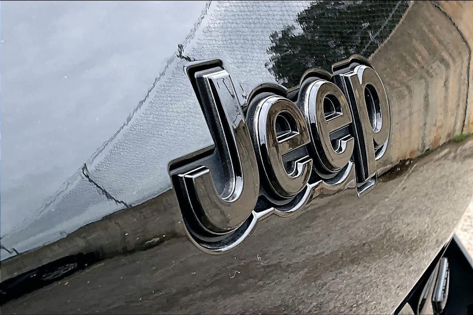 Used 2025 Jeep Grand Cherokee L Summit AWD/4WD image 31