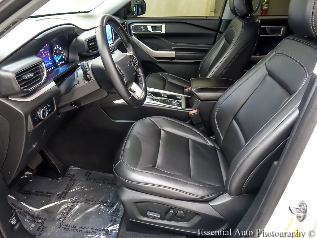 Certified 2023 Ford Explorer XLT w/ Equipment Group 202A AWD/4WD image 9