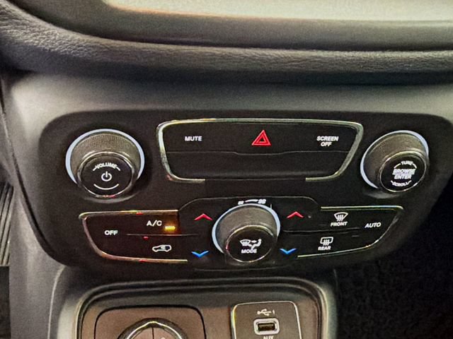 Used 2020 Jeep Compass Trailhawk AWD/4WD image 19