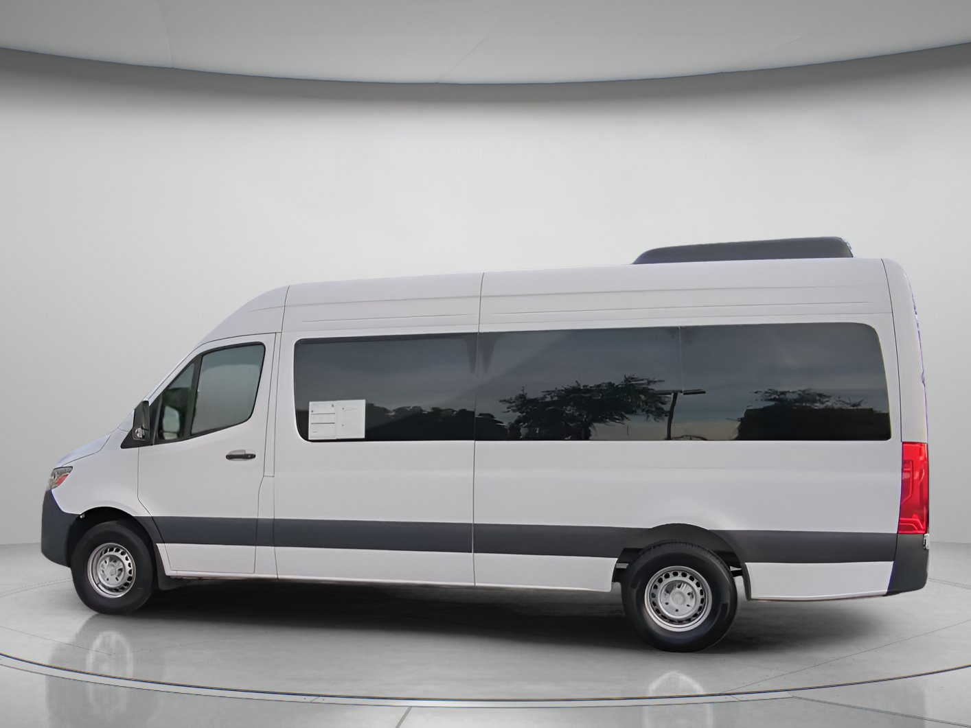 Used 2025 Mercedes-Benz Sprinter 2500 image 15
