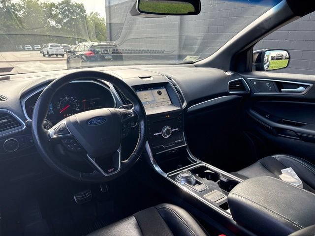 Certified 2019 Ford Edge ST w/ Cold Weather Package AWD/4WD image 33