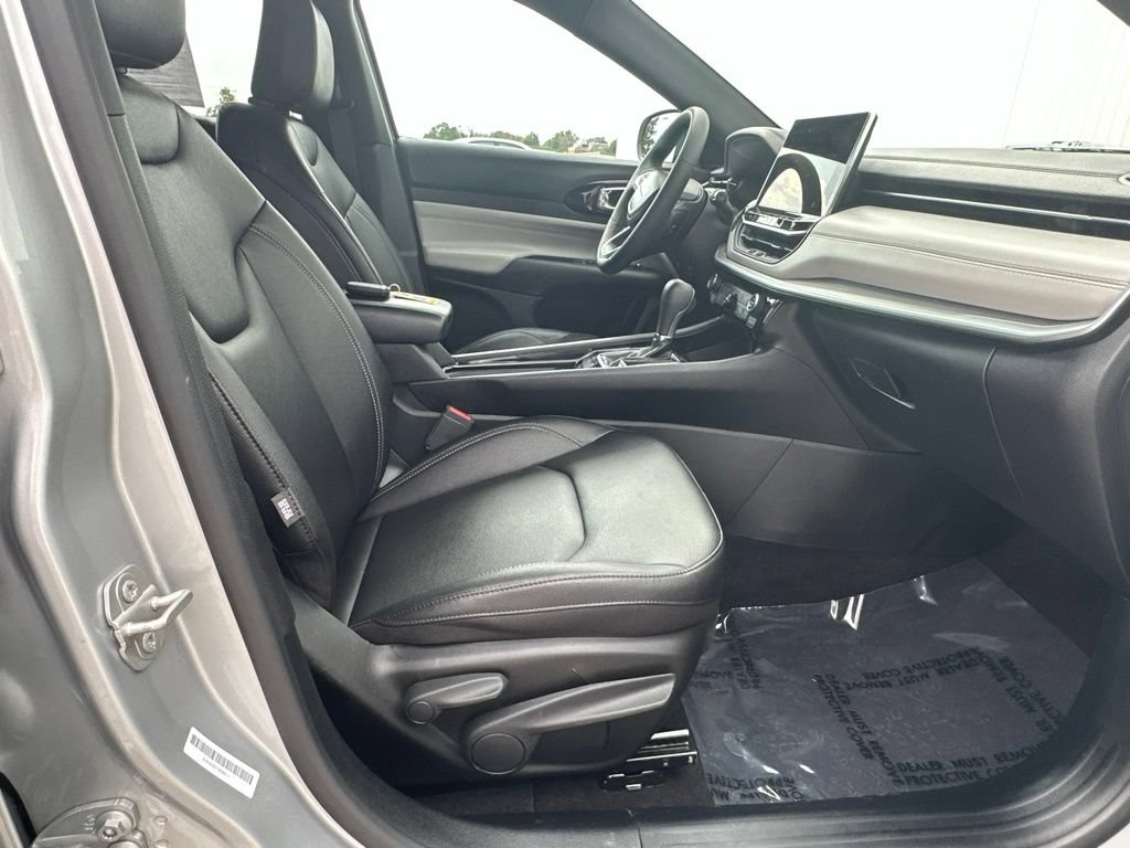 Used 2025 Jeep Compass Limited AWD/4WD image 31