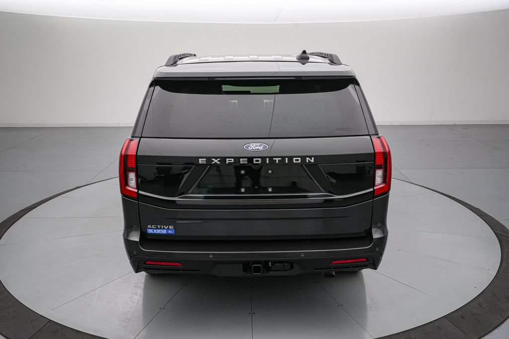 Certified 2025 Ford Expedition Active AWD/4WD image 5