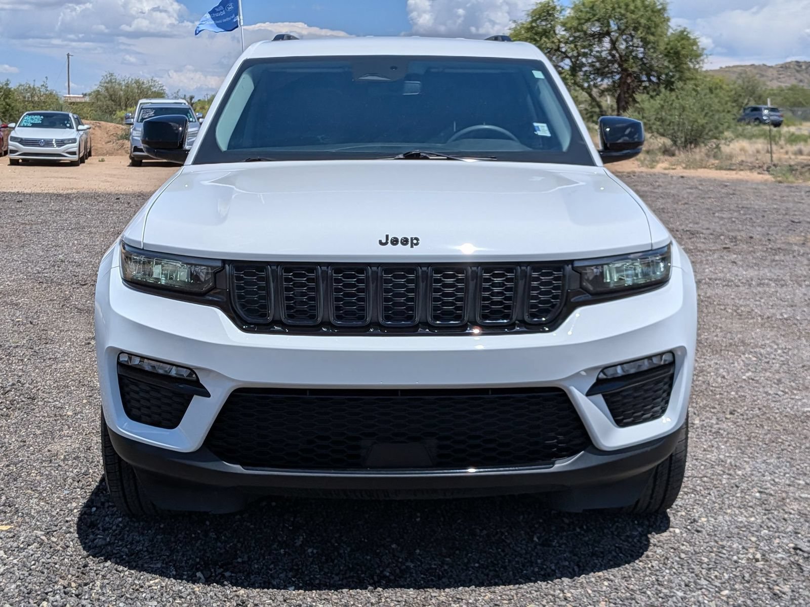 Used 2023 Jeep Grand Cherokee Limited w/ Black Appearance Package AWD/4WD image 2