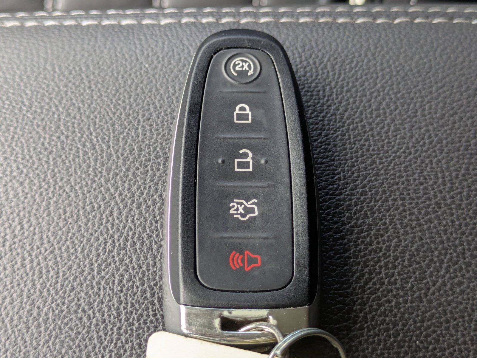Certified 2019 Ford Escape Titanium AWD/4WD image 35