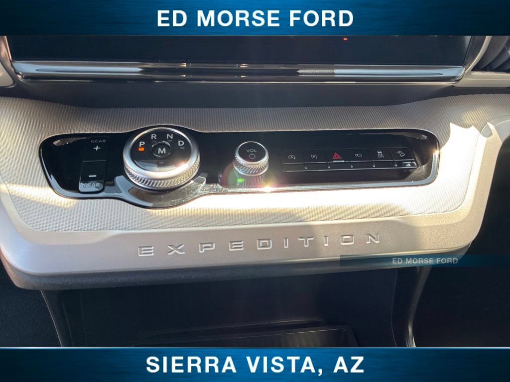 Certified 2025 Ford Expedition Active AWD/4WD image 36