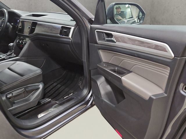 Used 2022 Volkswagen Atlas Cross Sport SE AWD/4WD image 19
