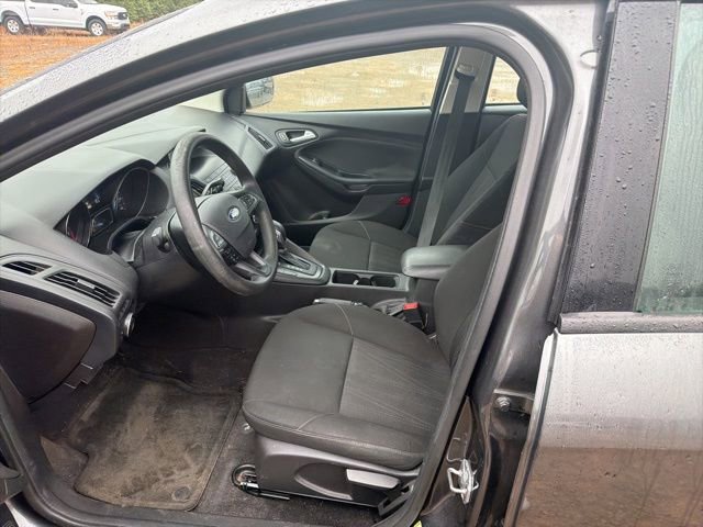 Certified 2018 Ford Focus SE w/ SE Appearance Package image 10