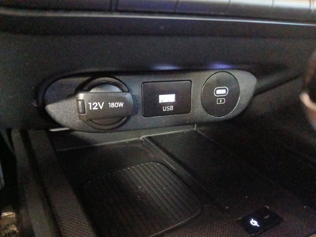 Used 2024 Hyundai Elantra SEL w/ Convenience Package FWD image 7