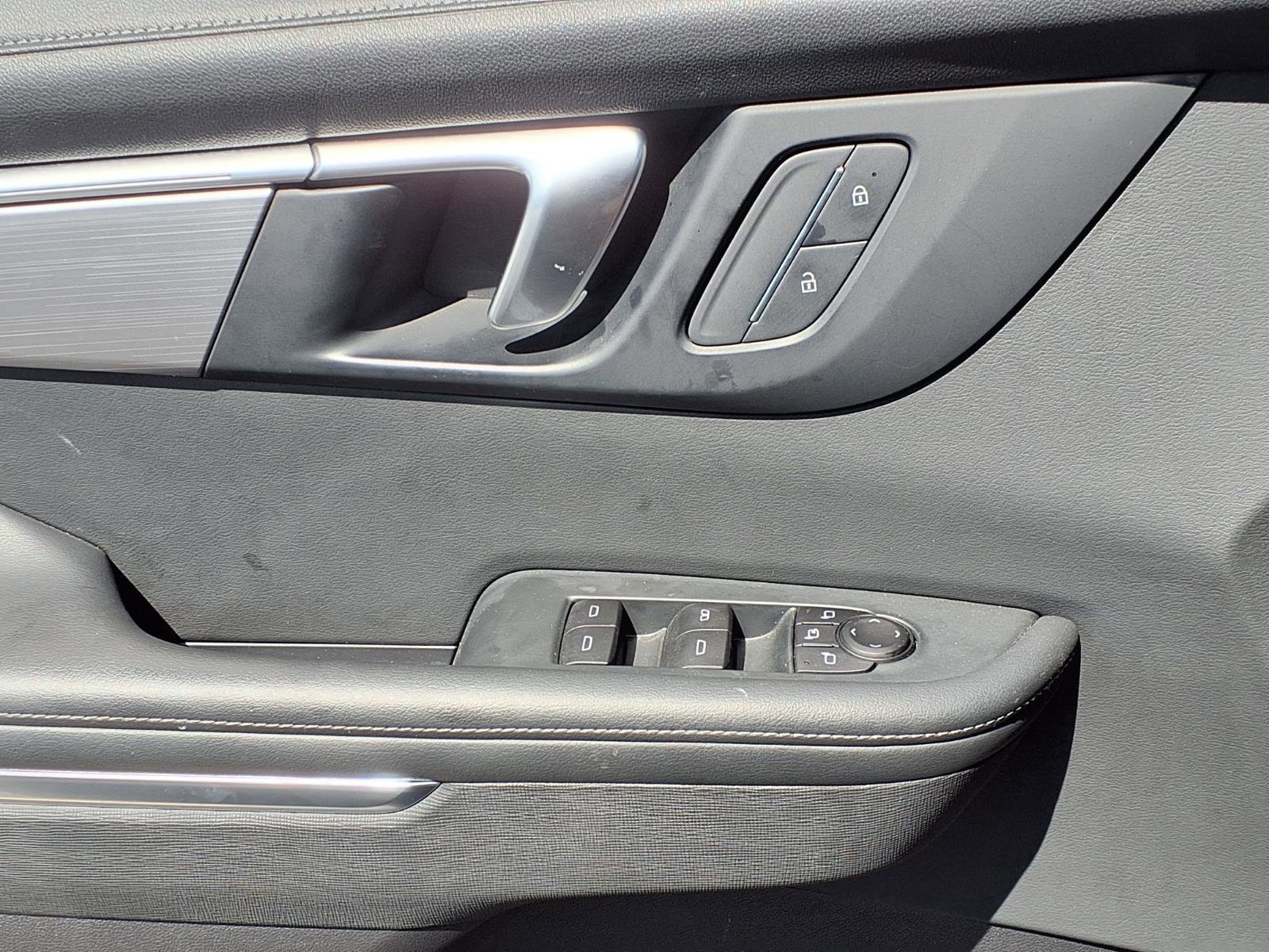 Used 2025 Buick Enclave Preferred FWD image 21
