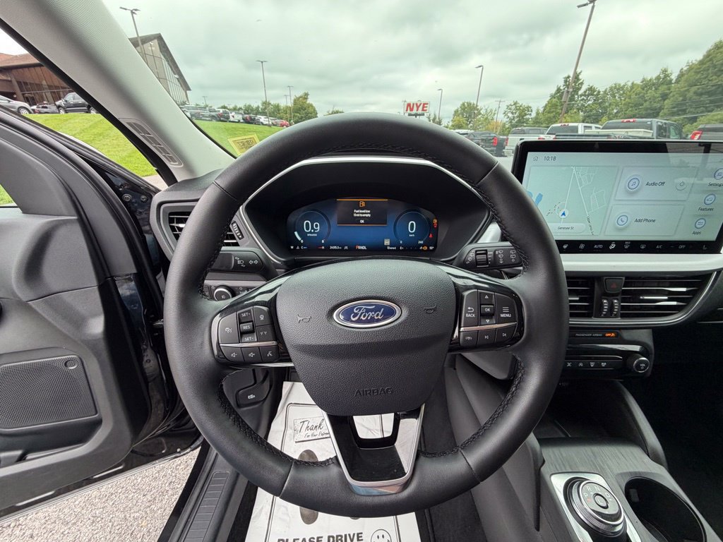 Certified 2025 Ford Escape Platinum AWD/4WD image 25