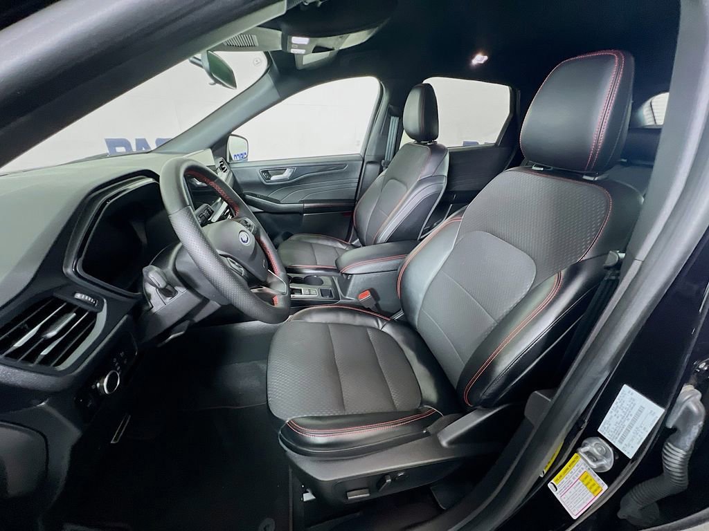 Certified 2023 Ford Escape ST-Line w/ Tech Pack #1 image 13