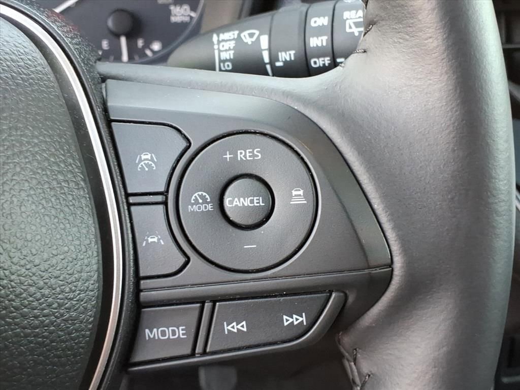 Used 2024 Toyota Corolla Cross LE w/ Moonroof Package image 22