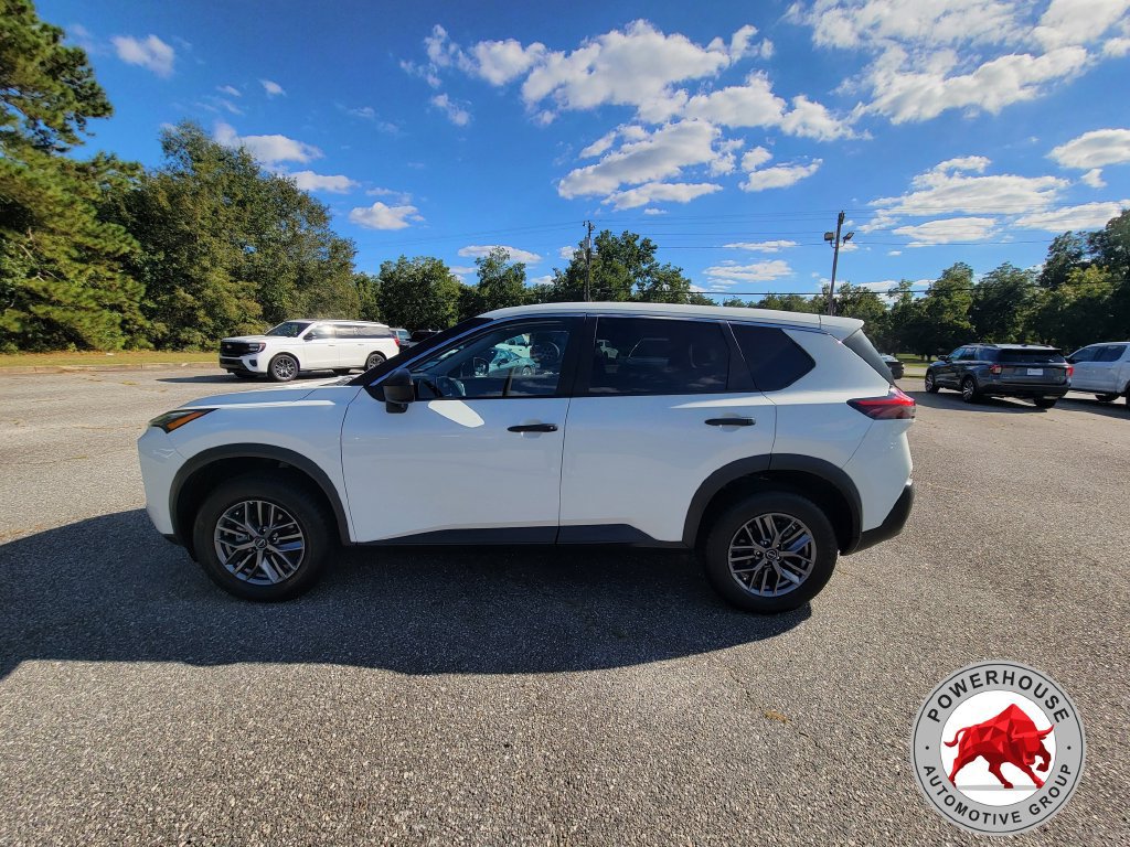 Used 2023 Nissan Rogue S AWD/4WD image 3