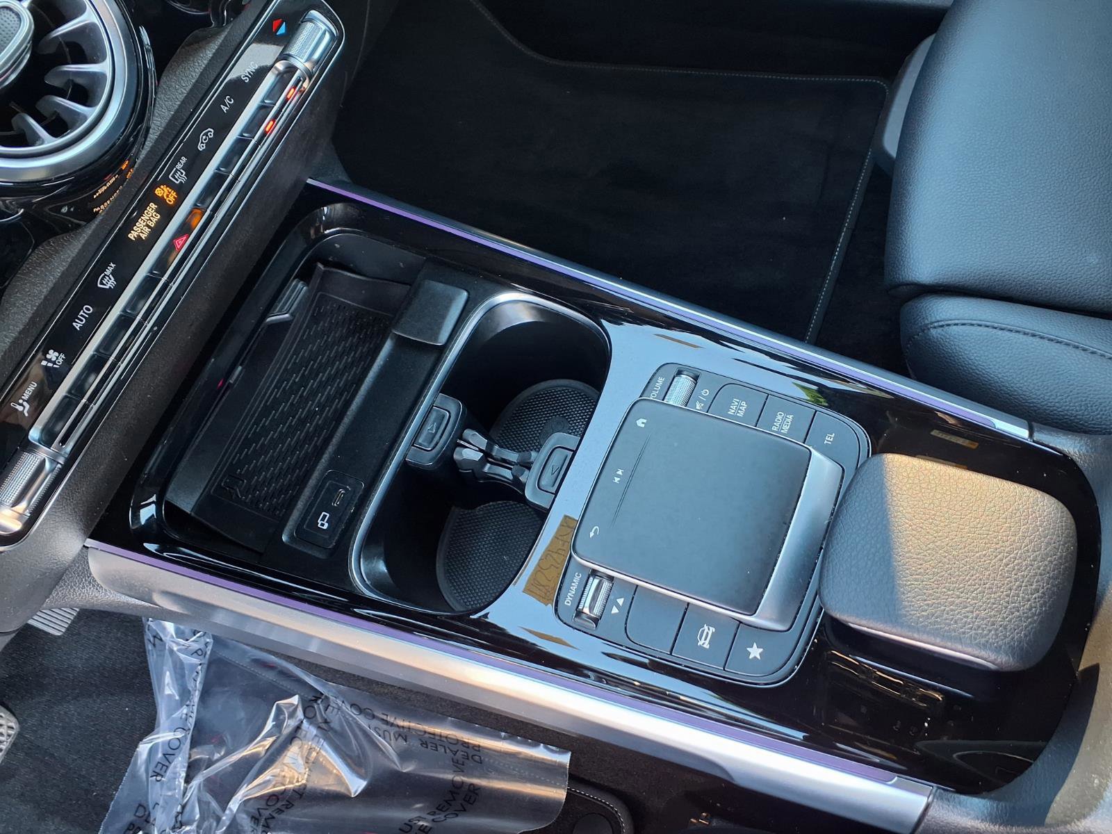 Used 2021 Mercedes-Benz GLB 250 4MATIC image 25