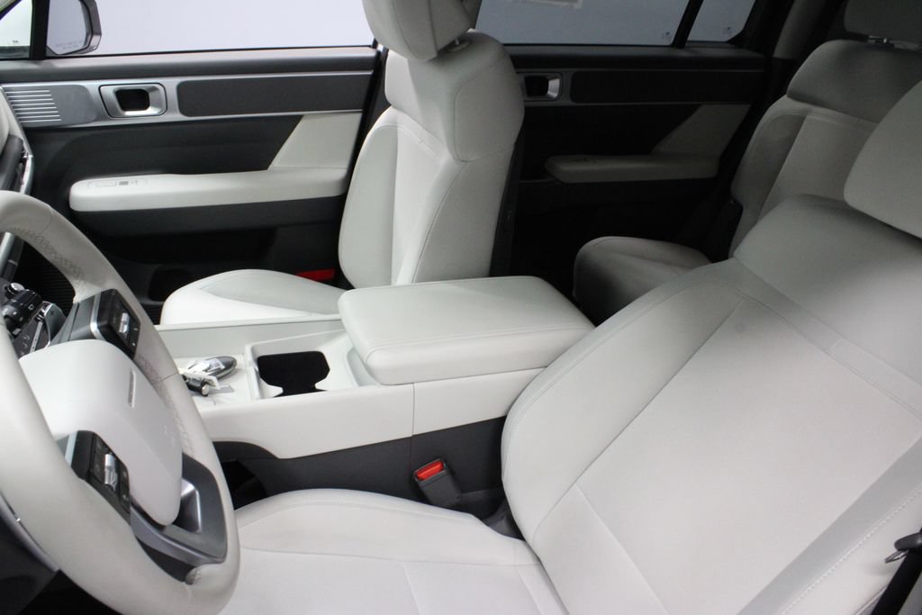 Used 2024 Hyundai Santa Fe SE AWD/4WD image 23