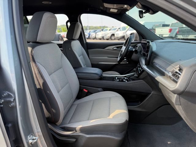 Used 2025 Chevrolet Traverse LT AWD/4WD image 15