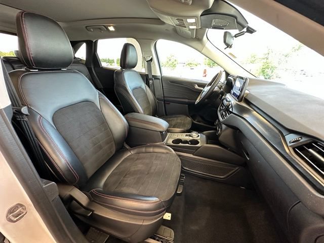 Certified 2022 Ford Escape SEL w/ SEL Stealth AWD Package image 24