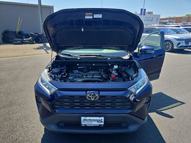 Used 2020 Toyota RAV4 XLE Premium AWD/4WD image 25