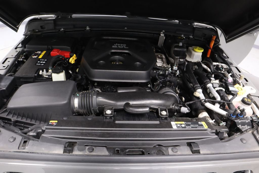 Used 2023 Jeep Wrangler Unlimited Sahara AWD/4WD image 14