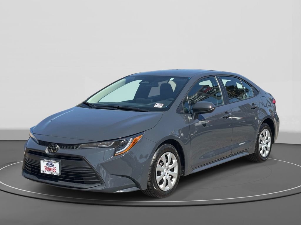 Used 2025 Toyota Corolla LE FWD image 1