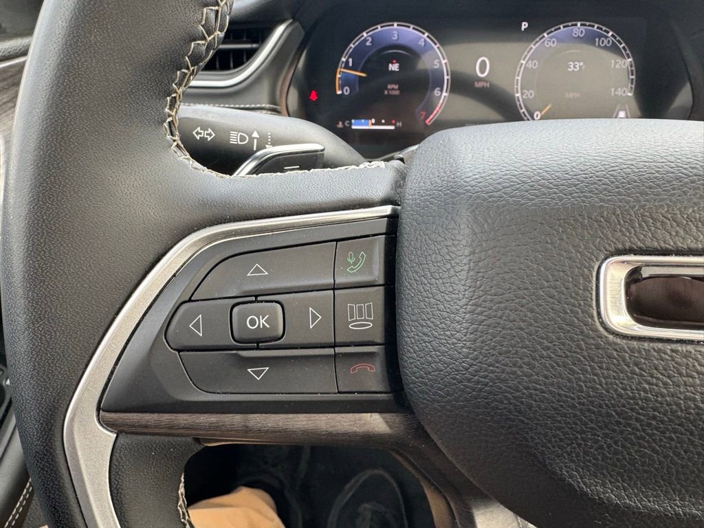 Used 2024 Jeep Grand Cherokee L Limited w/ Luxury Tech Group II image 22