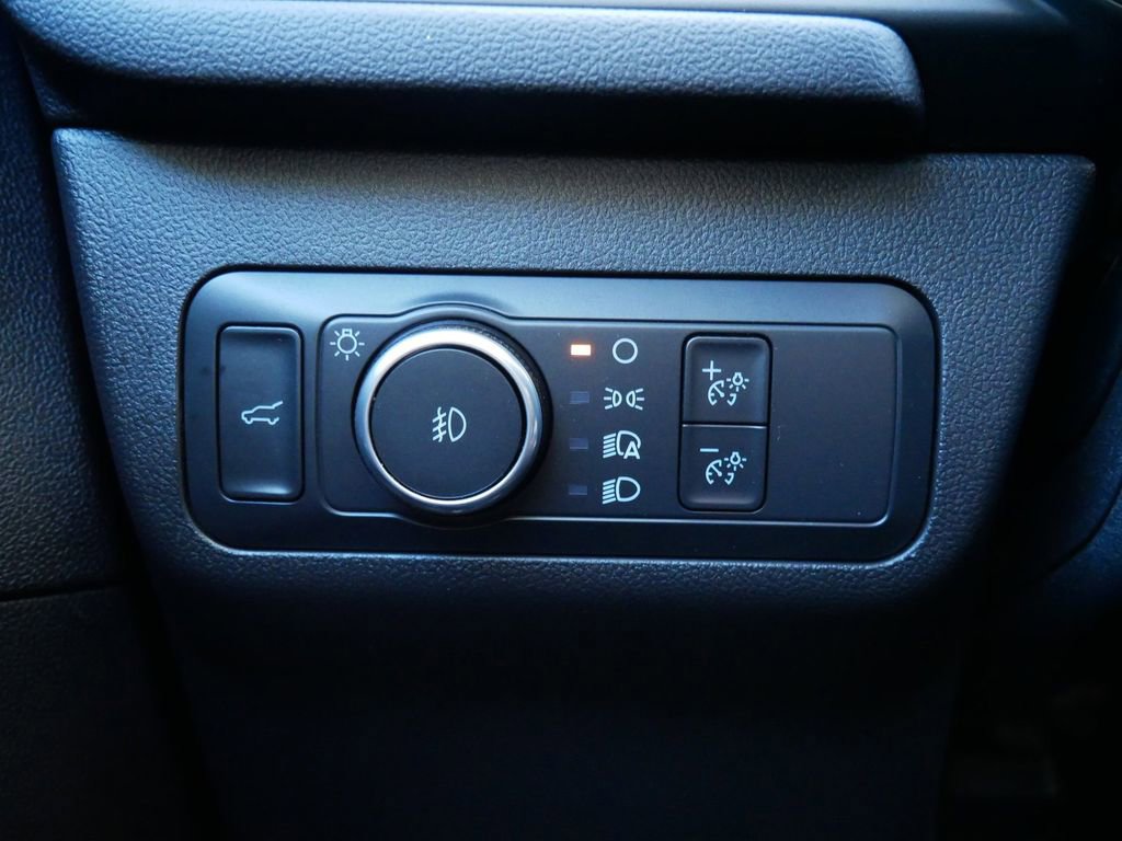 Certified 2022 Ford Escape Titanium w/ Class II Trailer Tow Package image 16