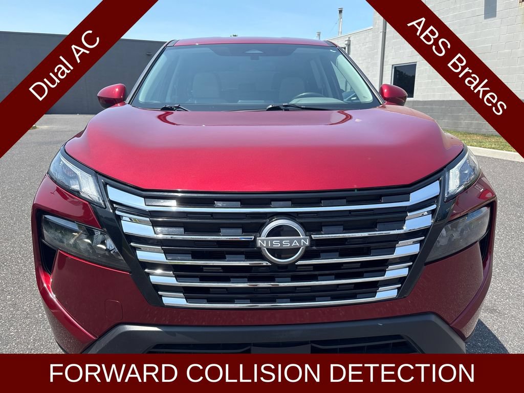 Used 2025 Nissan Rogue SV AWD/4WD image 2