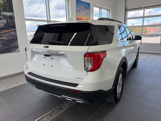 Certified 2022 Ford Explorer XLT w/ Equipment Group 202A image 5