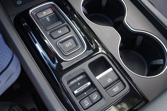 Used 2025 Honda Pilot Touring image 29