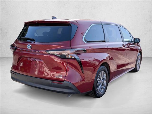 Used 2023 Toyota Sienna LE FWD image 5