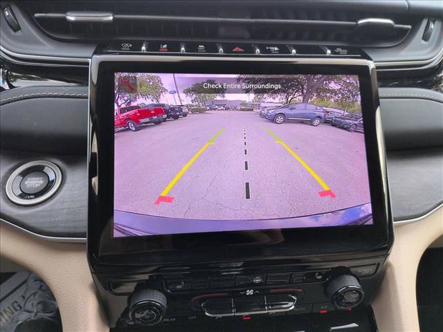 Used 2022 Jeep Grand Cherokee Limited w/ Trailer Tow Prep Group (B) AWD/4WD image 13