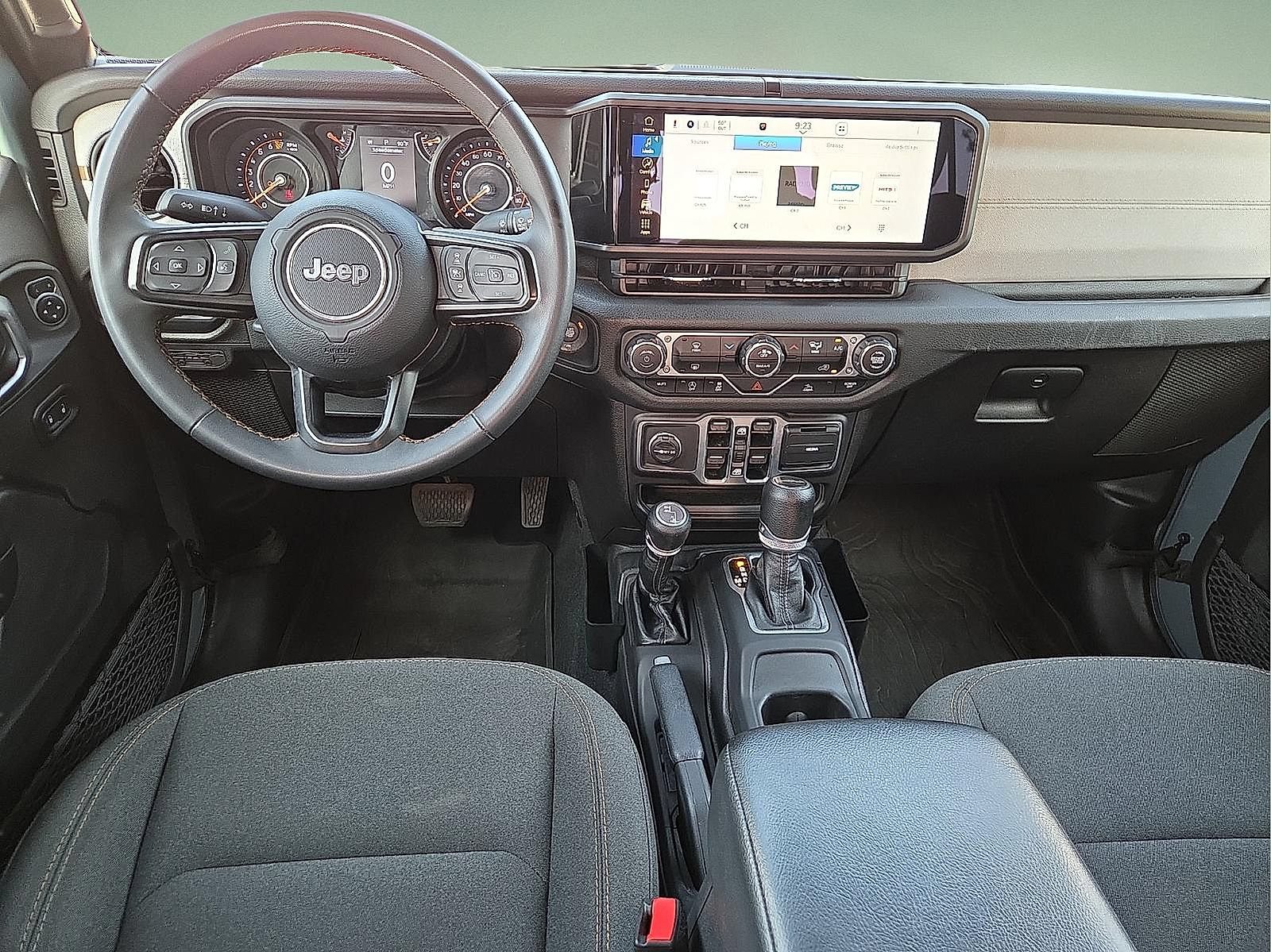 Used 2024 Jeep Gladiator Sport AWD/4WD image 11