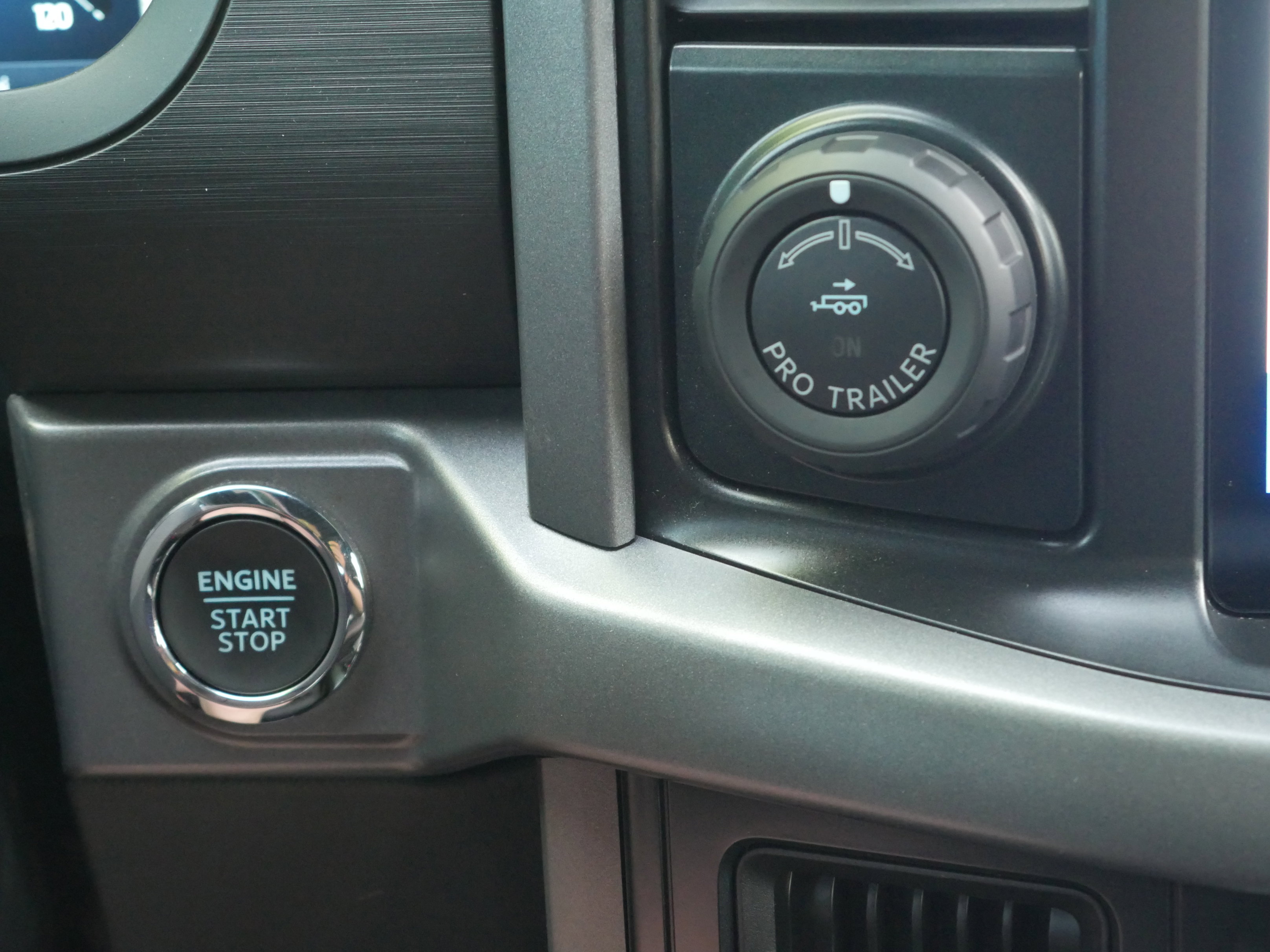 Certified 2025 Ford F150 XLT AWD/4WD image 8