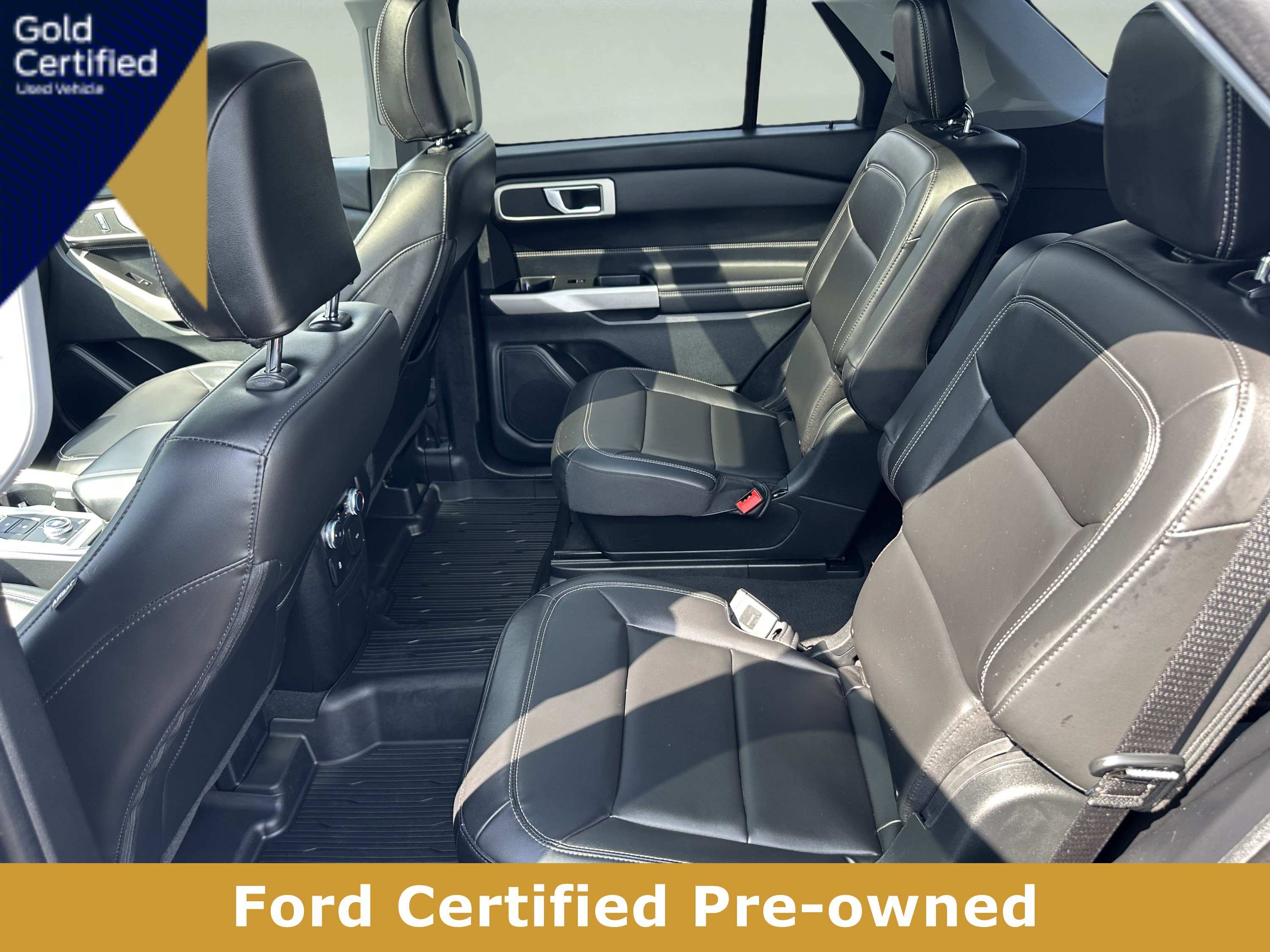 Certified 2022 Ford Explorer XLT w/ Equipment Group 202A AWD/4WD image 9