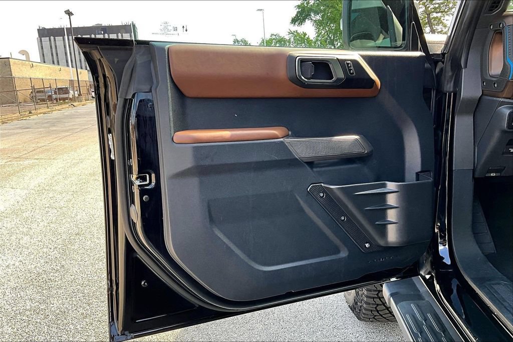 Certified 2023 Ford Bronco Outer Banks w/ Sasquatch Package AWD/4WD image 21